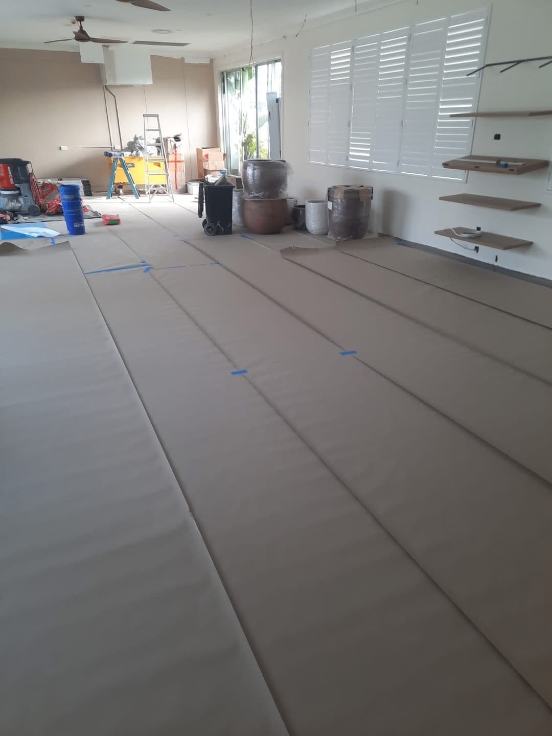Vinyl Plank — Drifters Hostel Byron Bay — 7